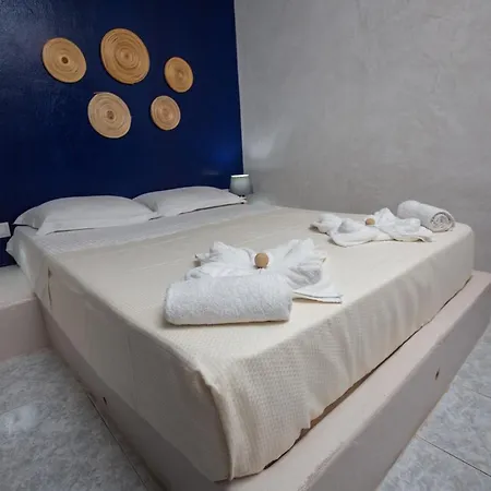 Pasithei Aparthotel Perissa (Santorini)